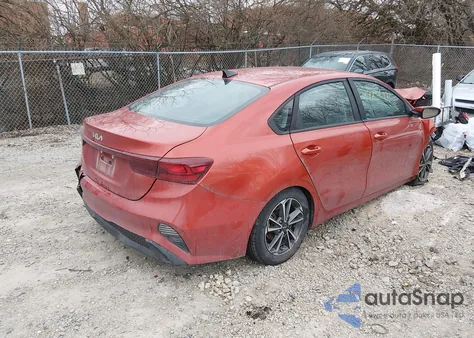 2022 Kia Forte Lxs z USA, uszkodzony, nr VIN 3KPF24AD5NE486476